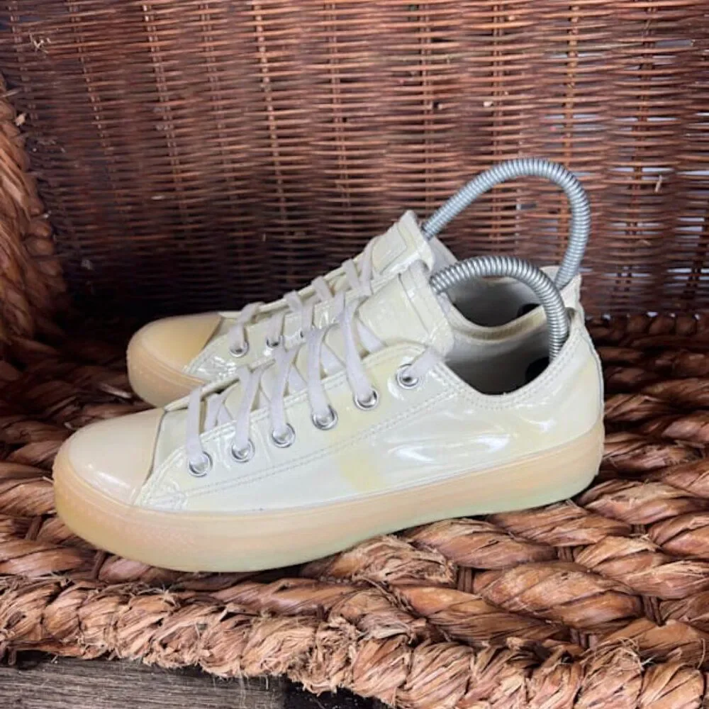 Converse Women's White Chuck Taylor‎ All Star Glow Sneakers Size 7.5 - Picture 2 of 8